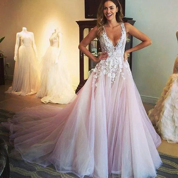Gorgeous Sleeveless V-Neck 2016 Prom Dress Tulle Appliques Tulle Dress Sparkly