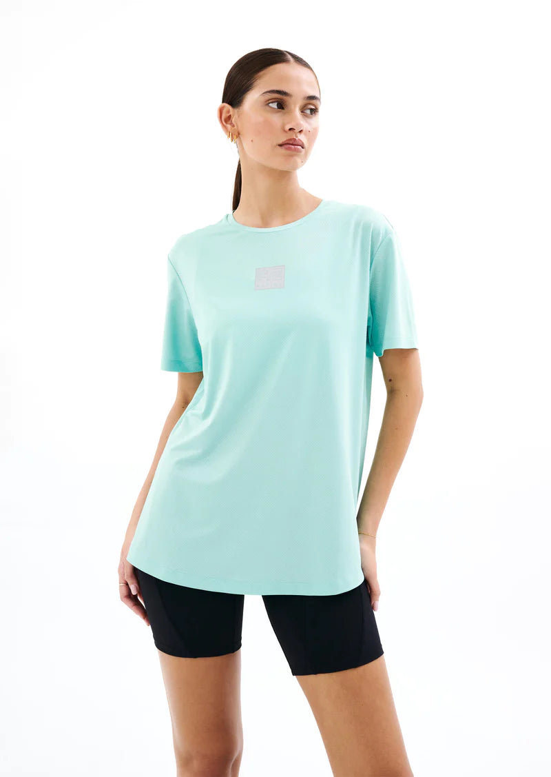 CROSSOVER AIR FORM TEE IN AQUA Long Hoodie Sweatshirt