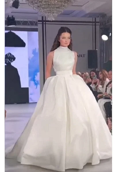 W192, White Satin Halter Neck Ball Gown, Size (All)pp Sexy Wedding Dress