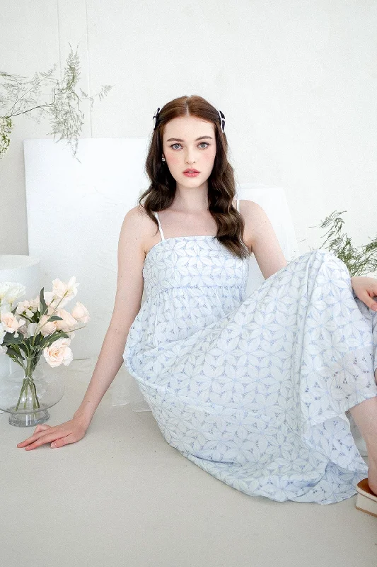 BELLA EMBROIDERY DRESS IN SKY Knitted unclassified dresses