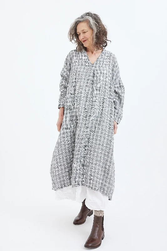 Metta - Ottilie V-Neck Dress - Textured Linen Black Check Color block unclassified dresses